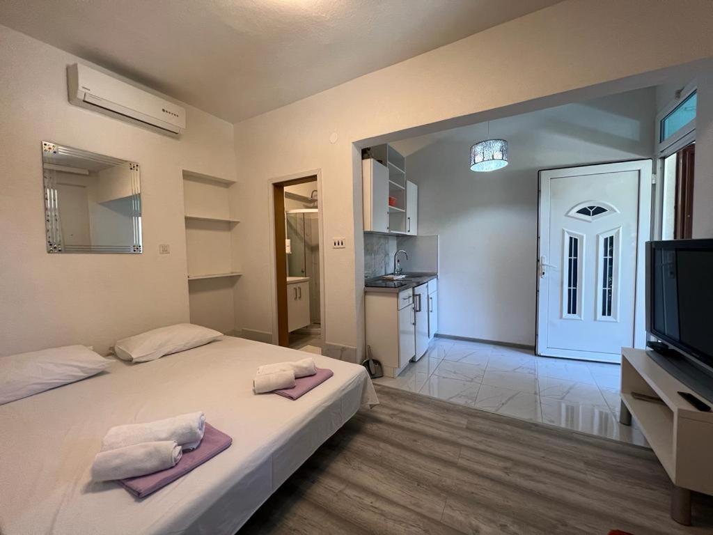 Prskalo 3* Makarska