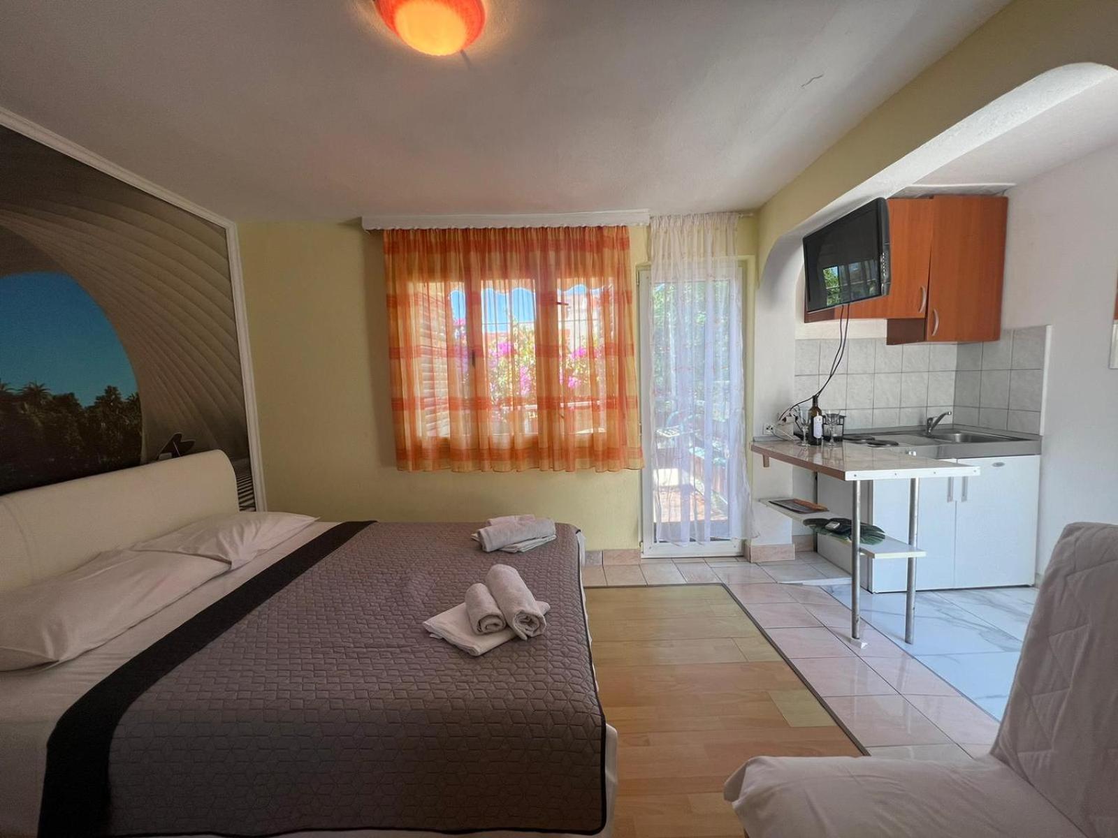 Prskalo 3* Makarska